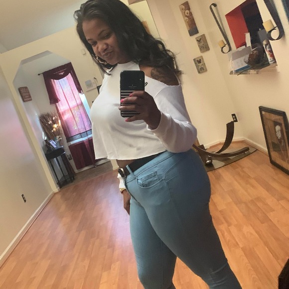 Profile Picture of Kandyce Scott (@kandycescott) on Poshmark