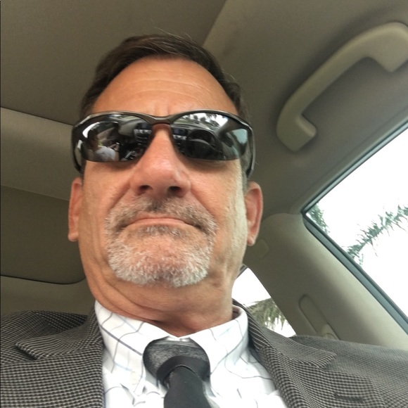 Profile Picture of Nelson Mcmurrain (@nmcmurrain) on Poshmark