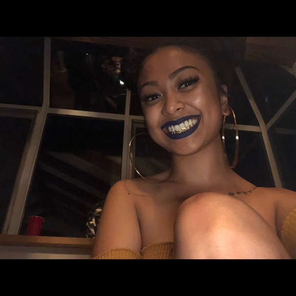 Profile Picture of Jaimee Ferrer (@jmoniesss) on Poshmark