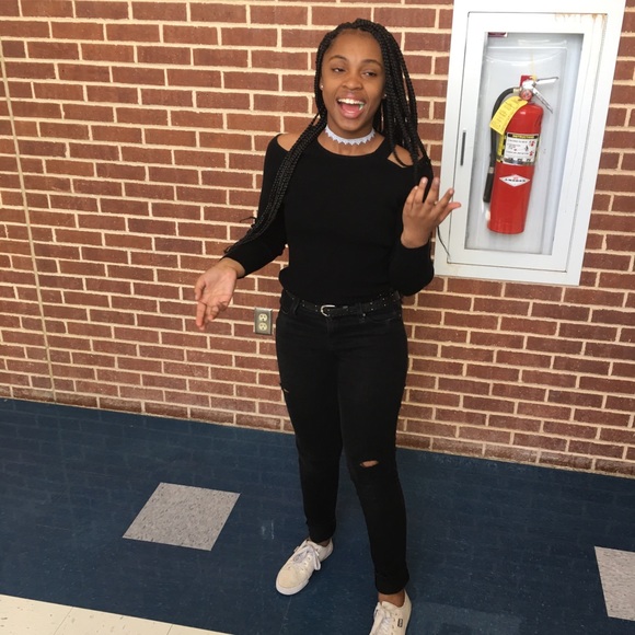 Profile Picture of Marcia Page (@ciaxoxo_) on Poshmark