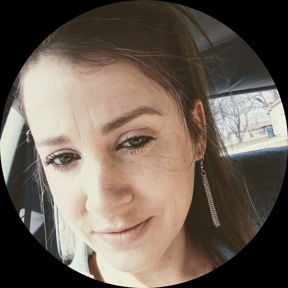 Profile Picture of Miranda Agee (@mandipace12) on Poshmark