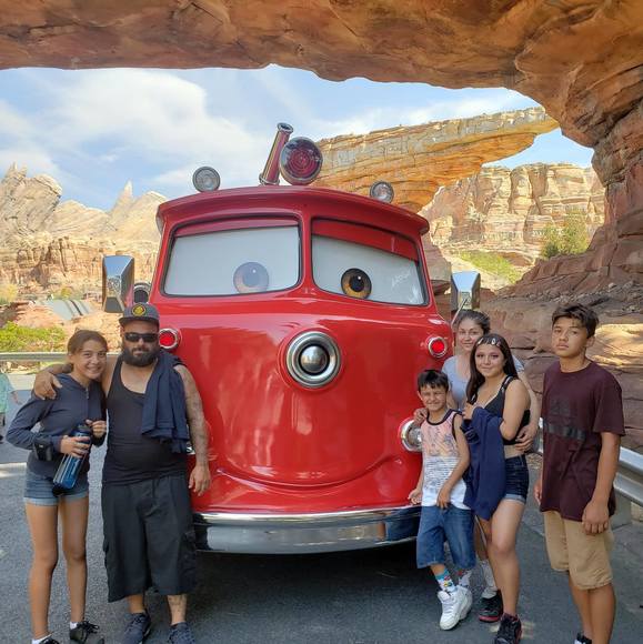 Profile Picture of Bentio Camelo (@hlopez13) on Poshmark