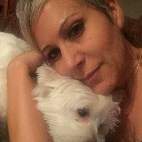 Profile Picture of Roxanne Frudakis (@rfrudakis) on Poshmark