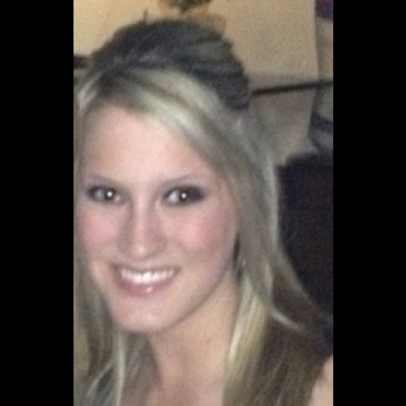 Profile Picture of Amber Decker (@family_restyle) on Poshmark