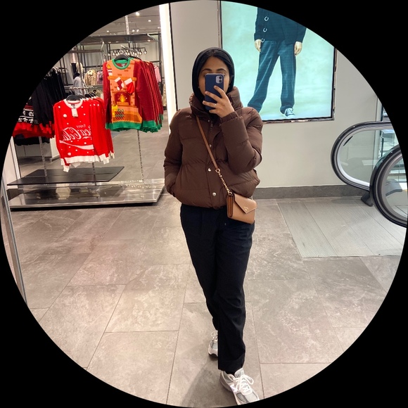 Profile Picture of Mirza Laboney (@shakilaaa) on Poshmark