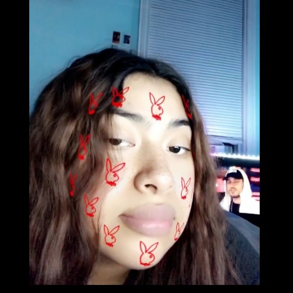 Profile Picture of Itzel Herrera (@iiitzeel) on Poshmark