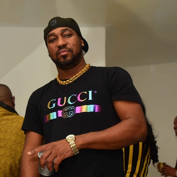 Profile Picture of Rickson Andall (@ricksonandall) on Poshmark