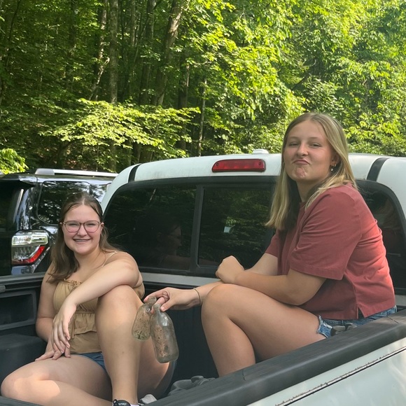 Profile Picture of Katelyn Wagner (@katewags3306) on Poshmark