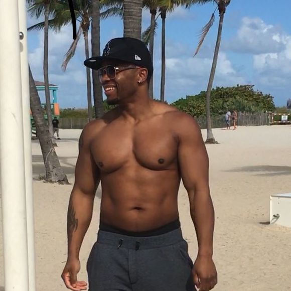 Profile Picture of Jovan Jones perry (@tymoon7) on Poshmark
