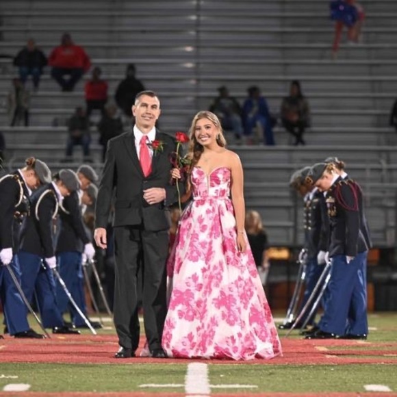 Profile Picture of Robin Akery (@rhakery) on Poshmark