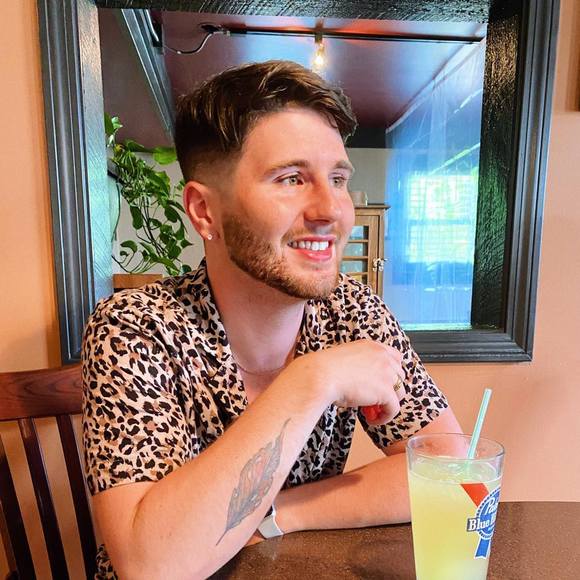 Profile Picture of James Hogg (@jhogg98) on Poshmark