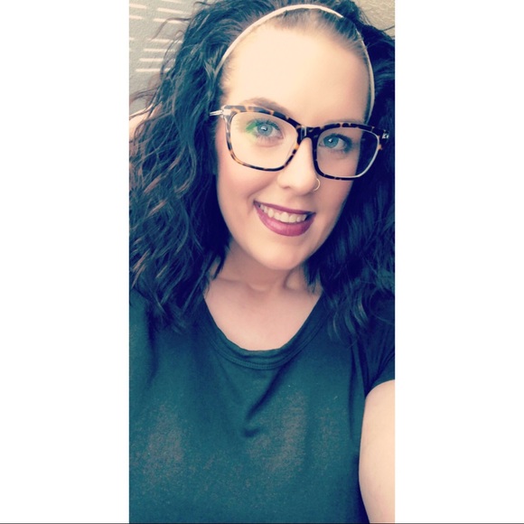 Profile Picture of Hayley Benjamin (@hayleyk20) on Poshmark