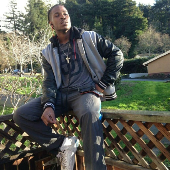 Profile Picture of Jaechon Murphy (@jaechonmurphy96) on Poshmark