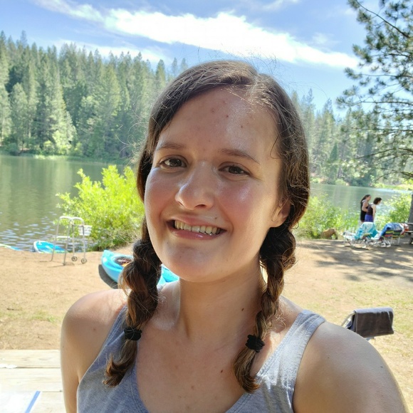 Profile Picture of Jessica Thygesen (@jessicathygesen) on Poshmark