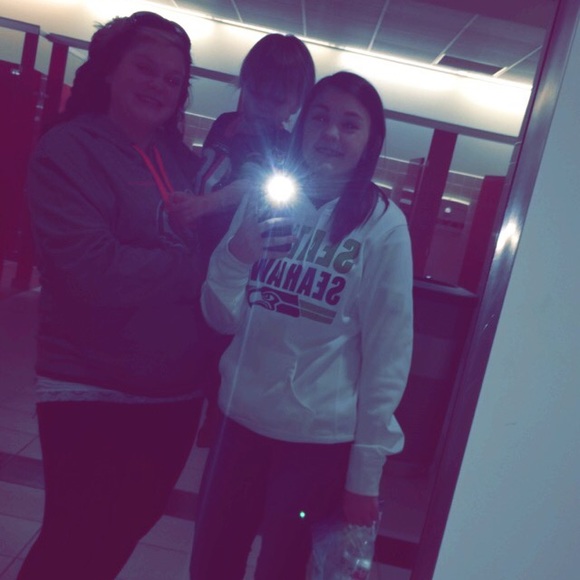 Profile Picture of Kylie Reamer (@kylielynn00) on Poshmark