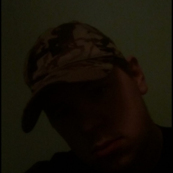 Profile Picture of Ethan Fausnaught (@ethanfausnaught) on Poshmark