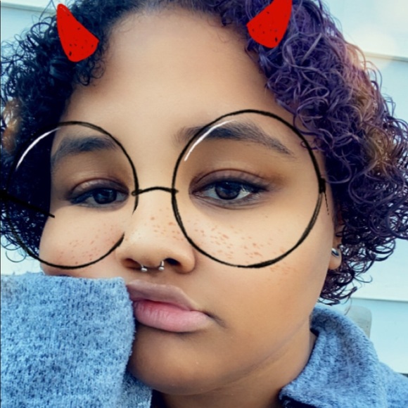 Profile Picture of Isis Guzman (@iguzman79) on Poshmark