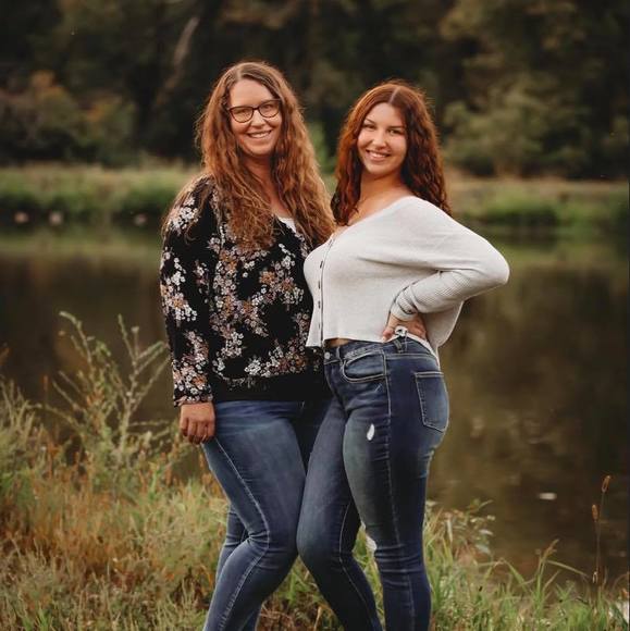 Profile Picture of Angela Pforts (@apforts) on Poshmark