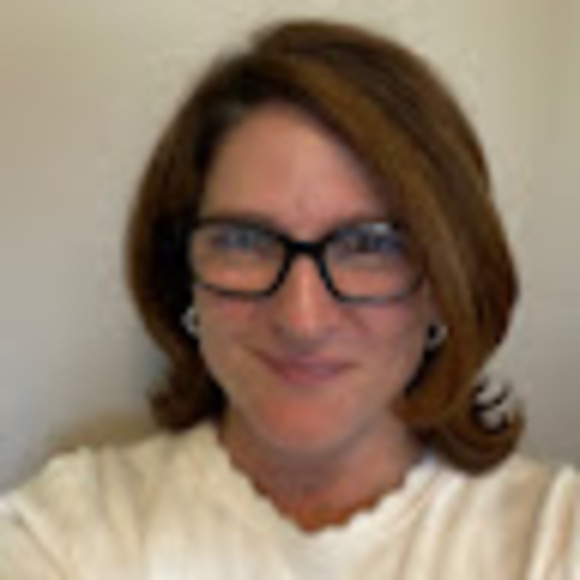 Profile Picture of Paula Welch (@paulawelch977) on Poshmark