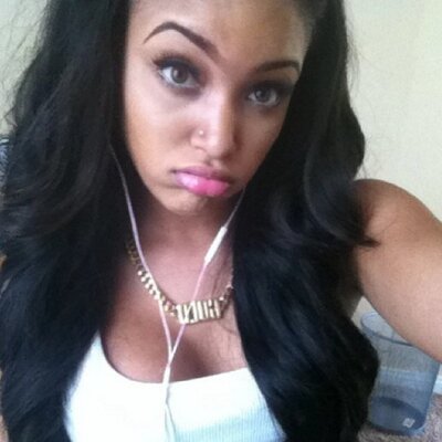 Profile Picture of Stacey Cramer (@dimechickstac) on Twitter