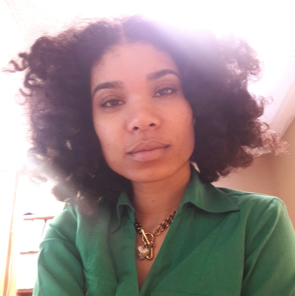 Profile Picture of Arielle Kerney (@ackerney) on Poshmark