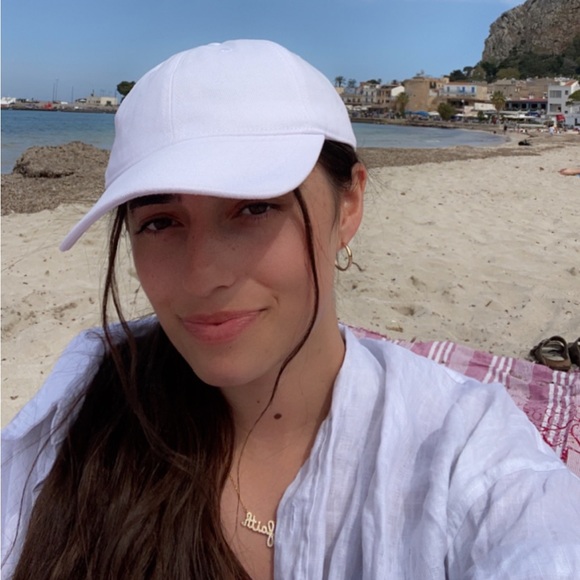 Profile Picture of Sydney Berardo (@sydneyber) on Poshmark