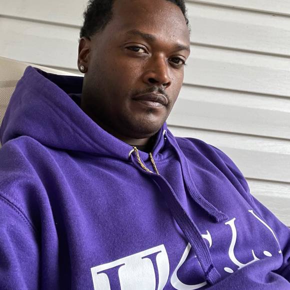 Ricky Thierry - Poshmark Profile Picture of Ricky Thierry (@ricky1213) on Poshmark