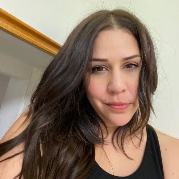 Profile Picture of Ingrid Comas (@comas18) on Poshmark
