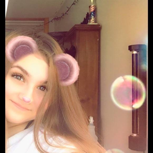 Profile Picture of Julie Lavanway (@duh_itsjulie) on Poshmark