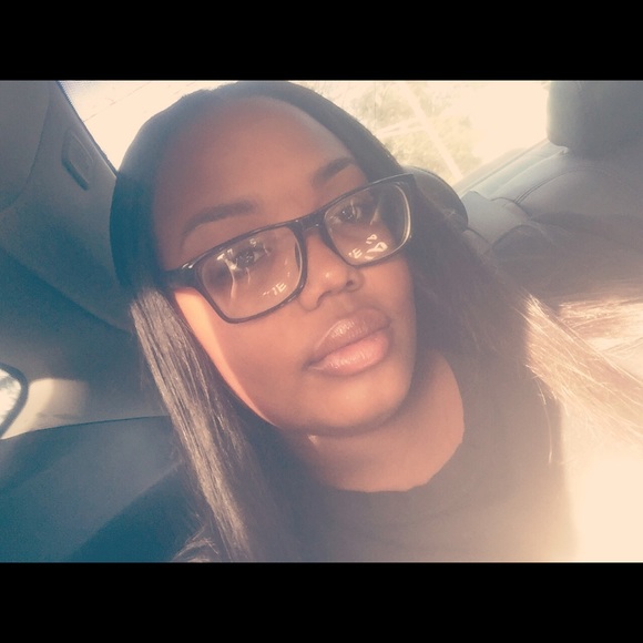 Profile Picture of Meshawn Means (@meshawn1) on Poshmark