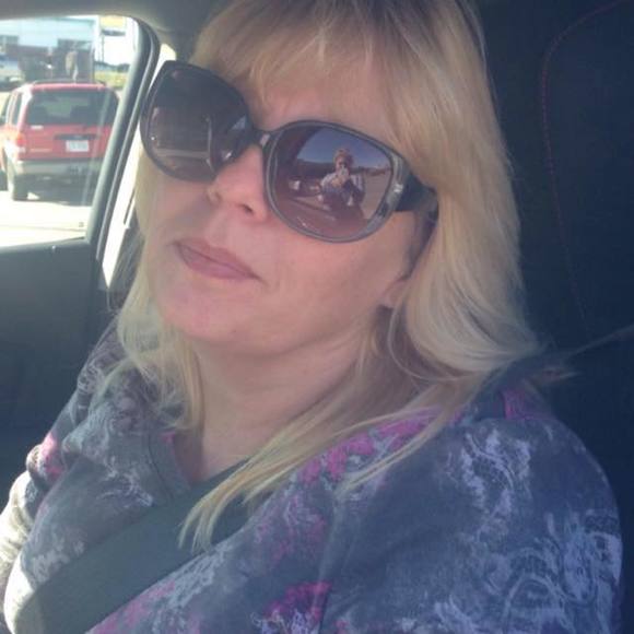 Profile Picture of Cindy Case (@cinny1999) on Poshmark