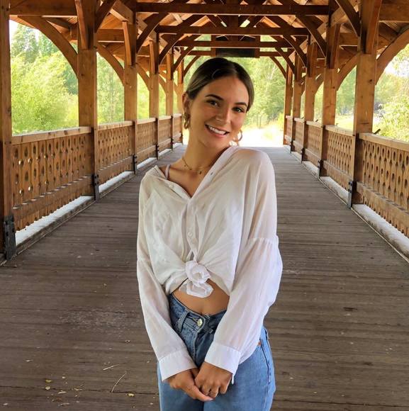 Profile Picture of Kathryn Johnstun (@kathrynjohnstun) on Poshmark