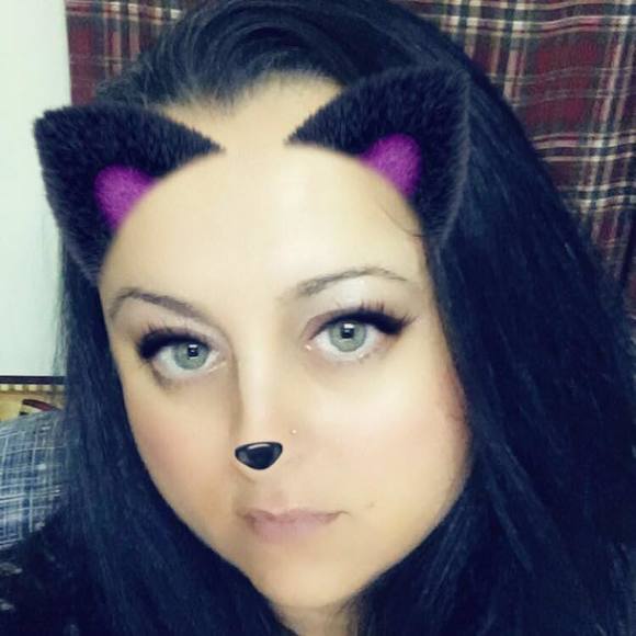 Profile Picture of Brandi Coeburn (@brandi6186) on Poshmark