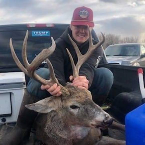 Profile Picture of Gavin Turbak (@gturbak) on Poshmark