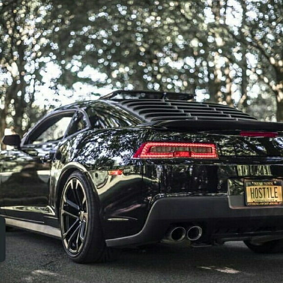 Profile Picture of Michael Negron (@michaeln1992) on Poshmark