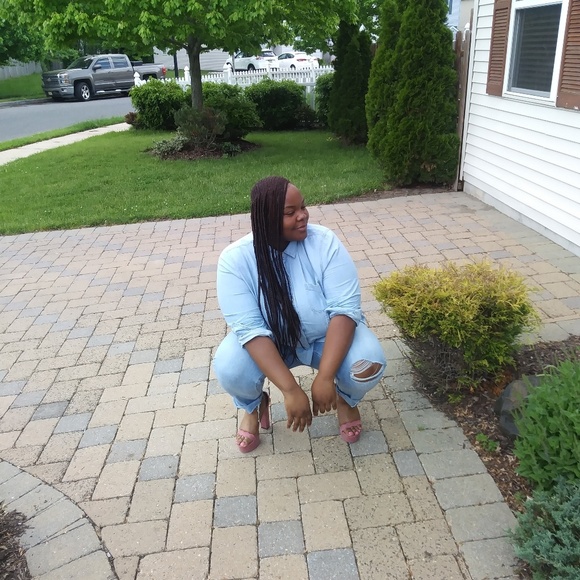 Profile Picture of Alayna Durden-taylor (@durdenalayna) on Poshmark