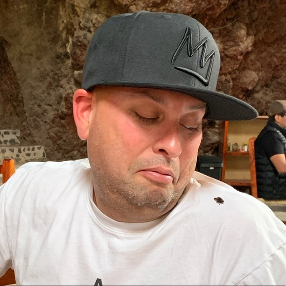 Profile Picture of Daniel Vizcarra (@dviz69) on Poshmark