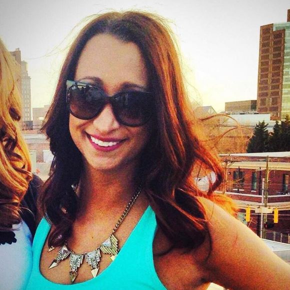 Profile Picture of Audrey Thomas (@abthom) on Poshmark