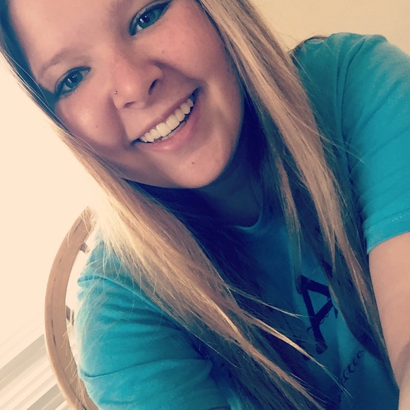 Profile Picture of Mckenna Blatnik (@mckennablatnik) on Poshmark