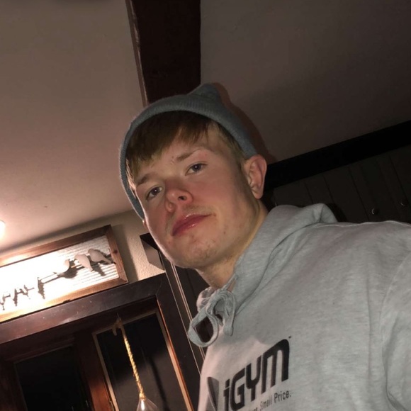 Profile Picture of Luke Holmes (@lholmesy07) on Poshmark