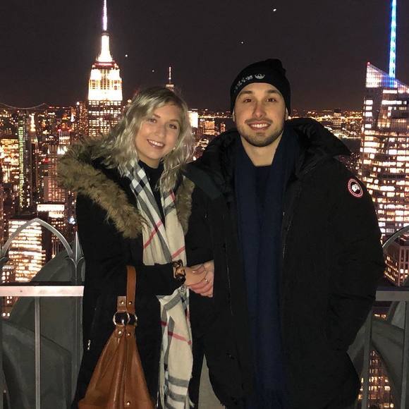 Profile Picture of Zoe Matesic (@zoematesic) on Poshmark