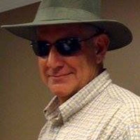 Profile Picture of Dave Cormier (@daveacormier) on Poshmark
