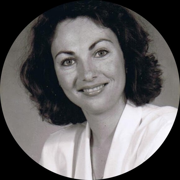 Profile Picture of Anne Dvorachek (@annex10) on Poshmark