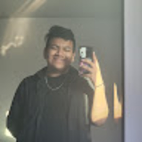 Profile Photo of Miguel Acuna (@itsmigis) on Poshmark