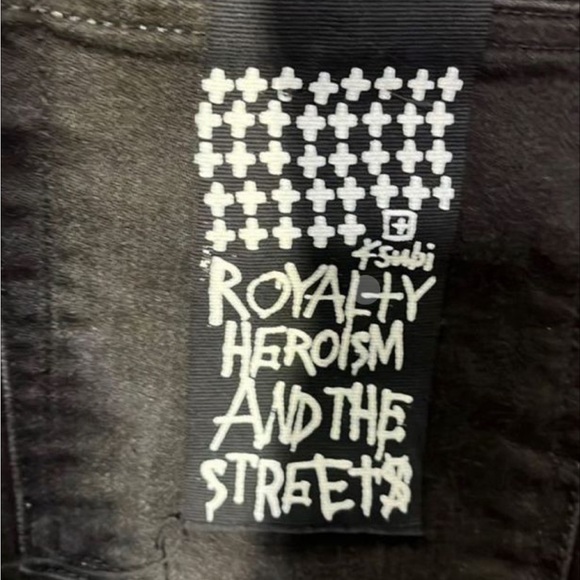 Profile Picture of Joel Pavia (@shaabandz) on Poshmark