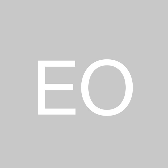 Profile Picture of Ekene Ofulue (@eofulue) on Poshmark