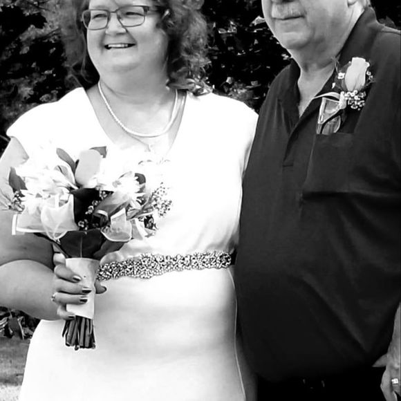 Michelle Faloney - Poshmark Profile Picture of Michelle Faloney (@mkmoff) on Poshmark