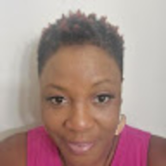 Profile Picture of Lisa Revis (@lisa_revis) on Poshmark