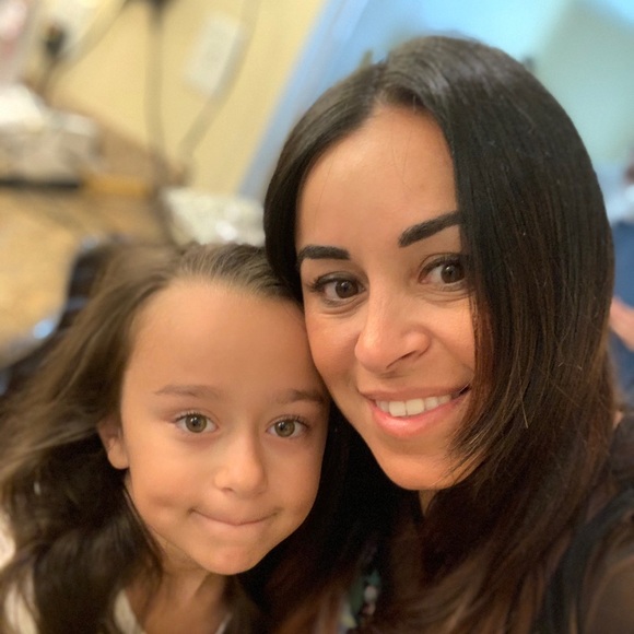 Gonca Dequeant - Poshmark Profile Picture of Gonca Dequeant (@gdq787) on Poshmark