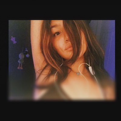 Profile Picture of Fayrouz 🖤 🍷 (@HannaHaitham2) on Twitter